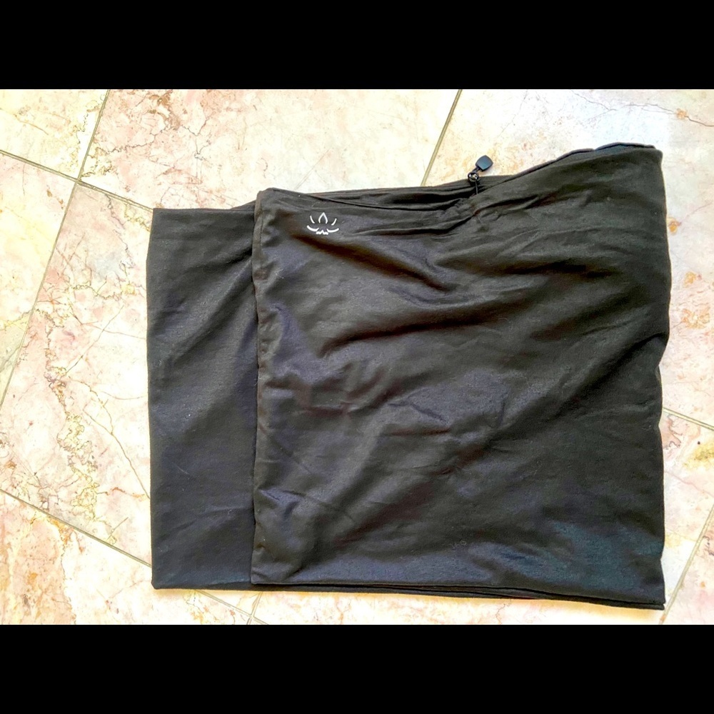 Beyond yoga infinity scarf with pocket